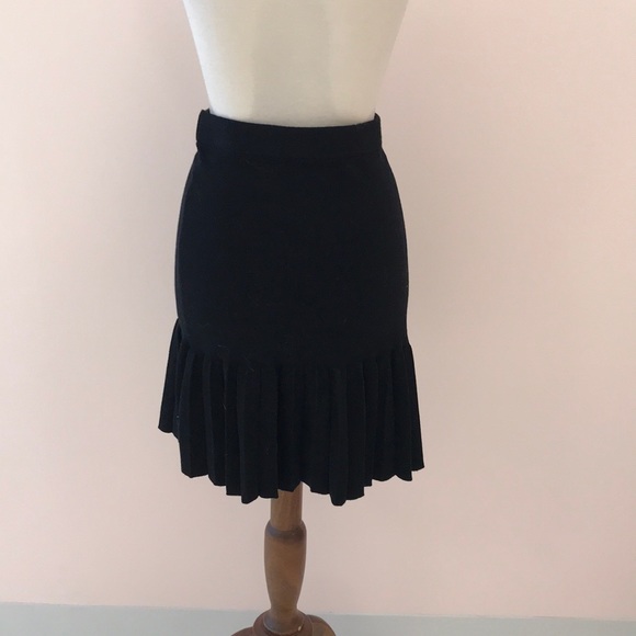 Drop Hem Skirt - Picture 3 of 3